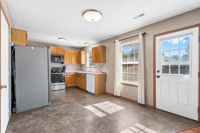 406 W Cline Street, Aurora, MO 65605