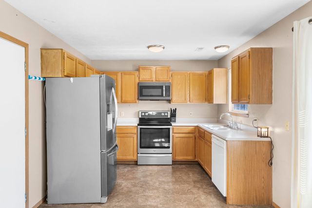 406 W Cline Street, Aurora, MO 65605