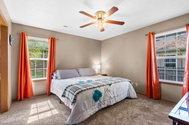 406 W Cline Street, Aurora, MO 65605