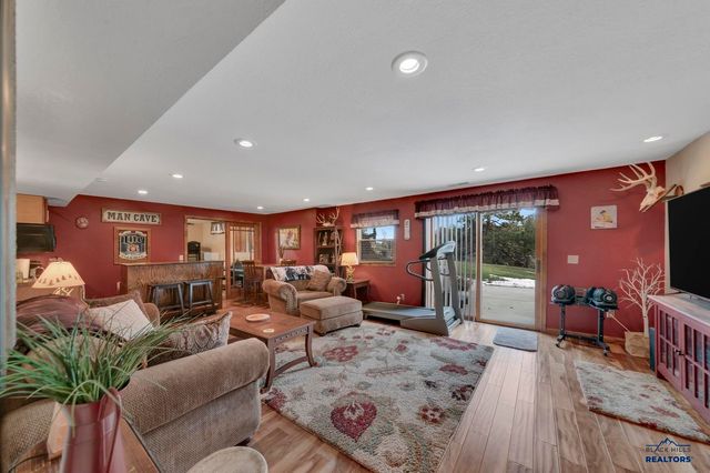 4823 COPPERHILL DR, Rapid City, SD 57702