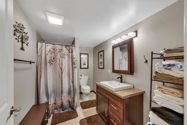 4823 COPPERHILL DR, Rapid City, SD 57702