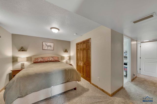 4823 COPPERHILL DR, Rapid City, SD 57702