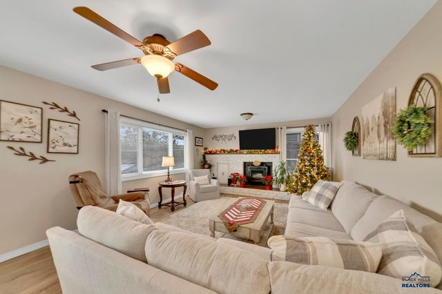 4823 COPPERHILL DR, Rapid City, SD 57702