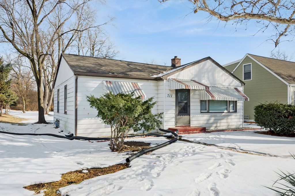 711 N Columbine Avenue, Lombard, IL 60148