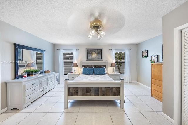 10020 SW 83rd St, Miami, FL 33173