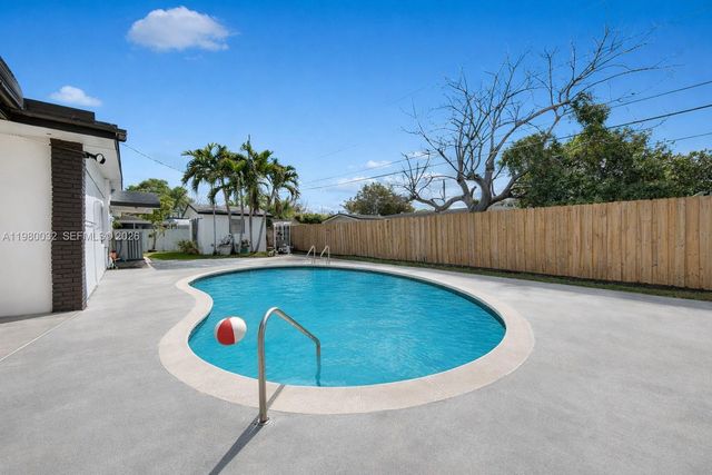 10020 SW 83rd St, Miami, FL 33173