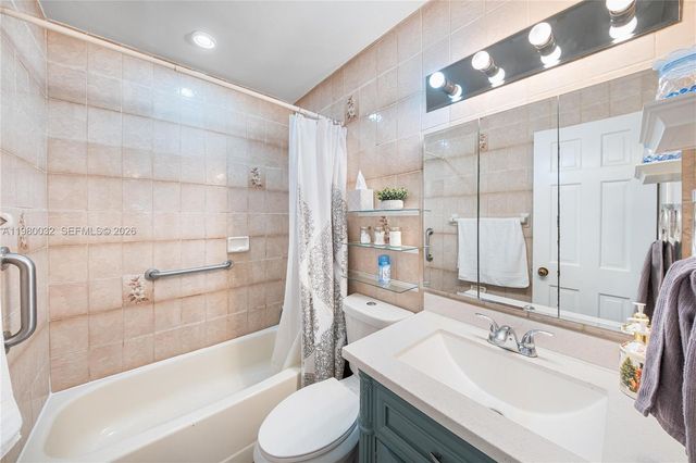 10020 SW 83rd St, Miami, FL 33173