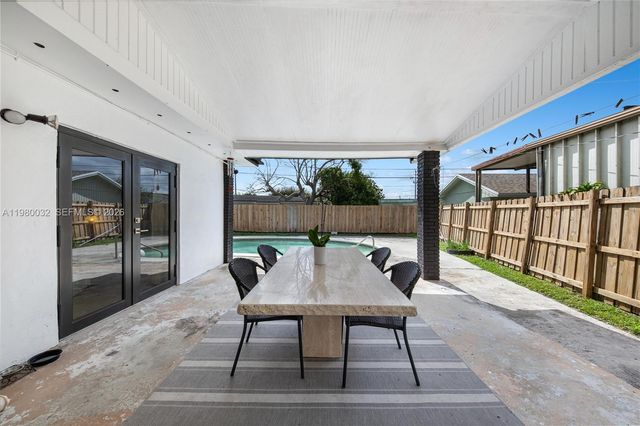 10020 SW 83rd St, Miami, FL 33173