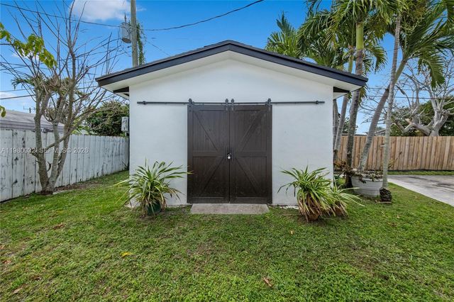 10020 SW 83rd St, Miami, FL 33173