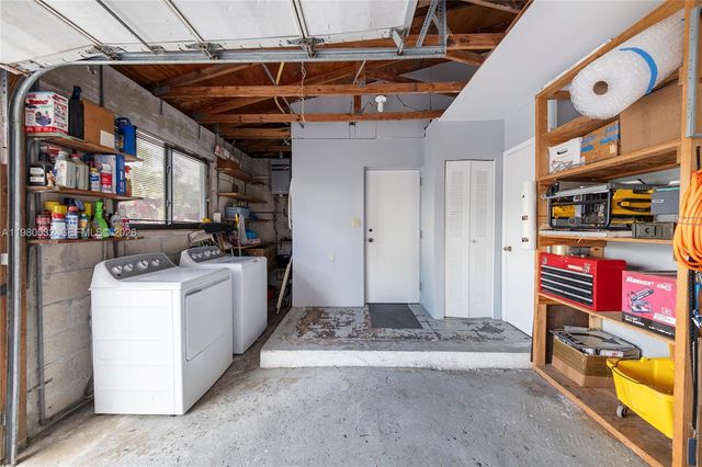 10020 SW 83rd St, Miami, FL 33173