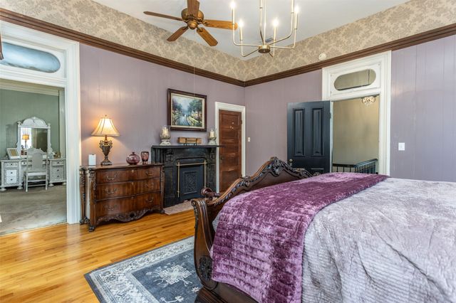 319 S Denton Street, Gainesville, TX 76240
