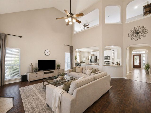 2202 Summer Wind Drive, Sugar Land, TX 77479