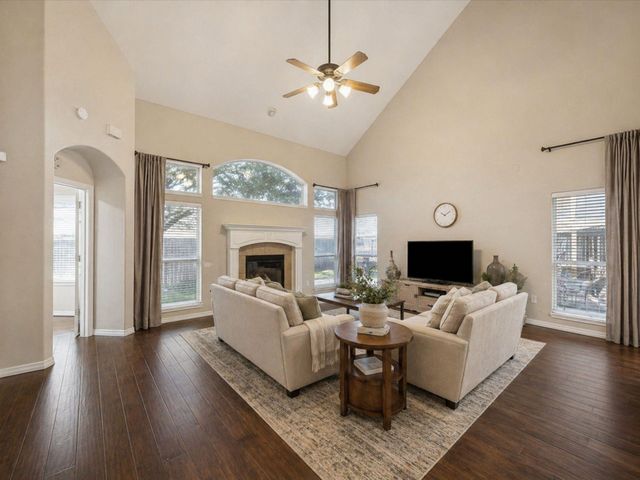 2202 Summer Wind Drive, Sugar Land, TX 77479