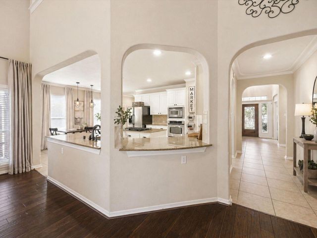 2202 Summer Wind Drive, Sugar Land, TX 77479