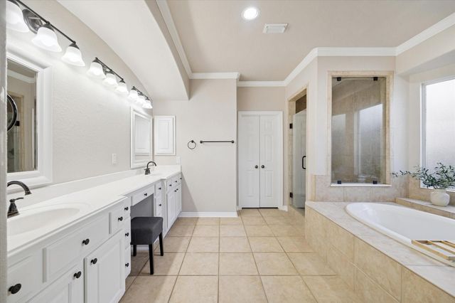 2202 Summer Wind Drive, Sugar Land, TX 77479