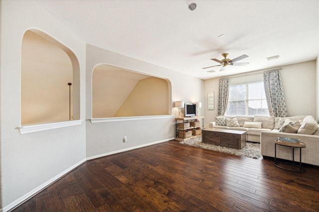 2202 Summer Wind Drive, Sugar Land, TX 77479