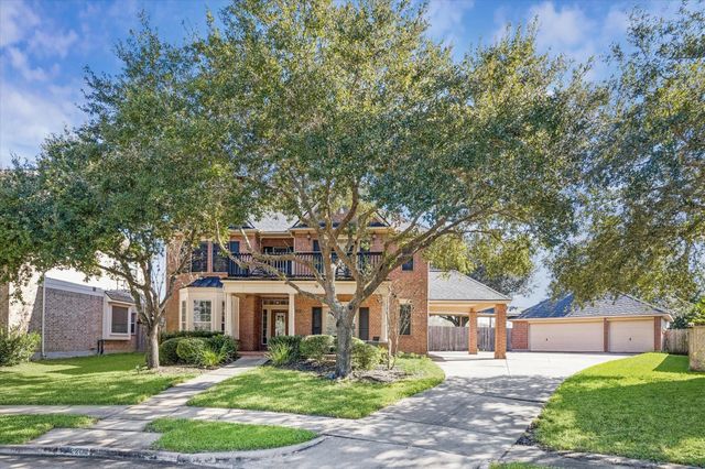 2202 Summer Wind Drive, Sugar Land, TX 77479