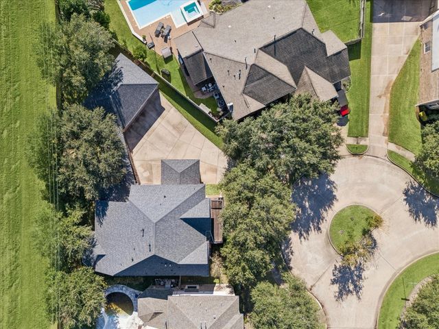 2202 Summer Wind Drive, Sugar Land, TX 77479