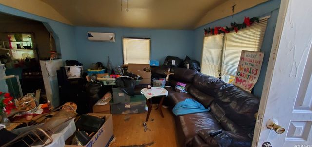 1530 Brighton, San Antonio, TX 78211