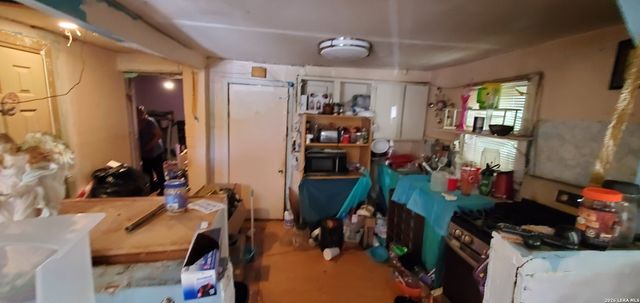 1530 Brighton, San Antonio, TX 78211