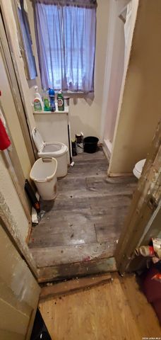1530 Brighton, San Antonio, TX 78211
