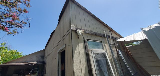 1530 Brighton, San Antonio, TX 78211
