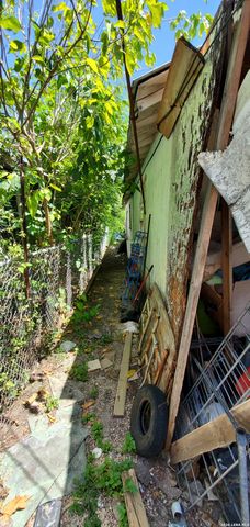 1530 Brighton, San Antonio, TX 78211