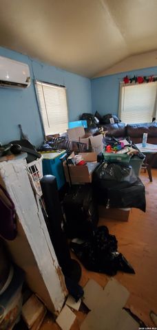 1530 Brighton, San Antonio, TX 78211