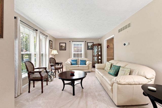 3321 Carriage Lane, Lexington, KY 40517