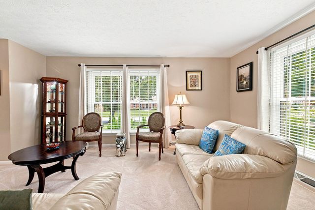 3321 Carriage Lane, Lexington, KY 40517