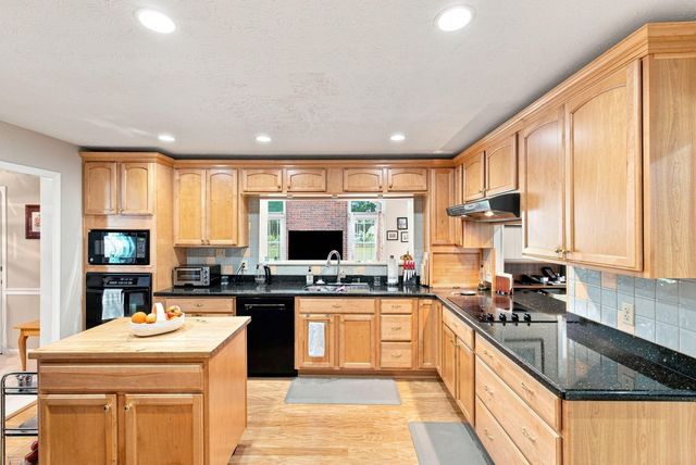 3321 Carriage Lane, Lexington, KY 40517