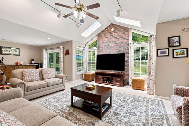 3321 Carriage Lane, Lexington, KY 40517