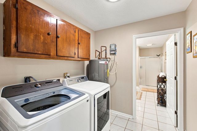 3321 Carriage Lane, Lexington, KY 40517