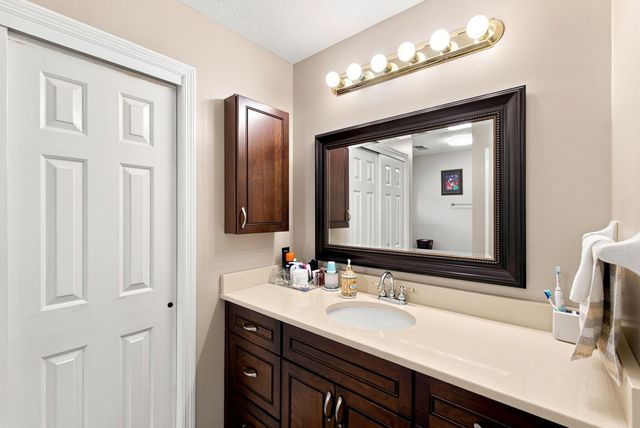 3321 Carriage Lane, Lexington, KY 40517