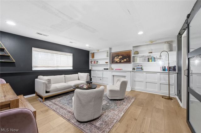 5820 Parkview Lane, Fairview Park, OH 44126