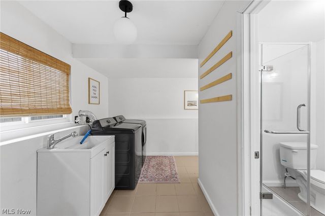 5820 Parkview Lane, Fairview Park, OH 44126