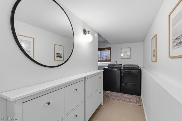 5820 Parkview Lane, Fairview Park, OH 44126