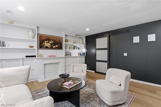 5820 Parkview Lane, Fairview Park, OH 44126