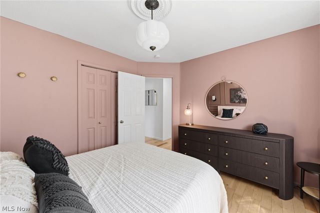 5820 Parkview Lane, Fairview Park, OH 44126