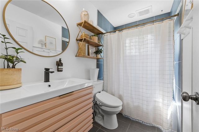 5820 Parkview Lane, Fairview Park, OH 44126