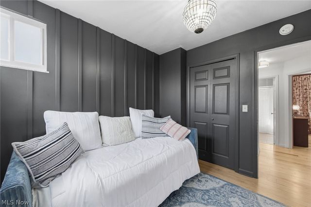 5820 Parkview Lane, Fairview Park, OH 44126