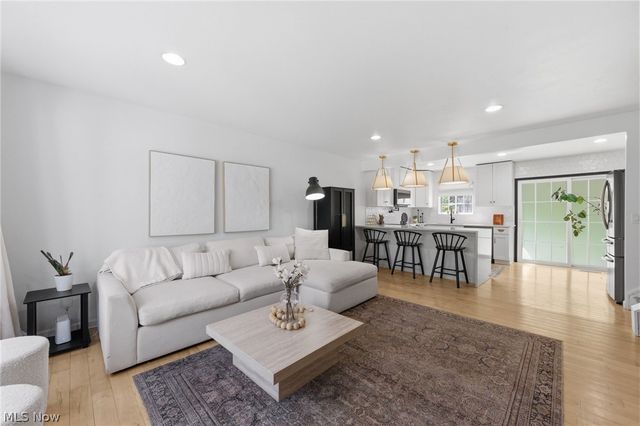 5820 Parkview Lane, Fairview Park, OH 44126