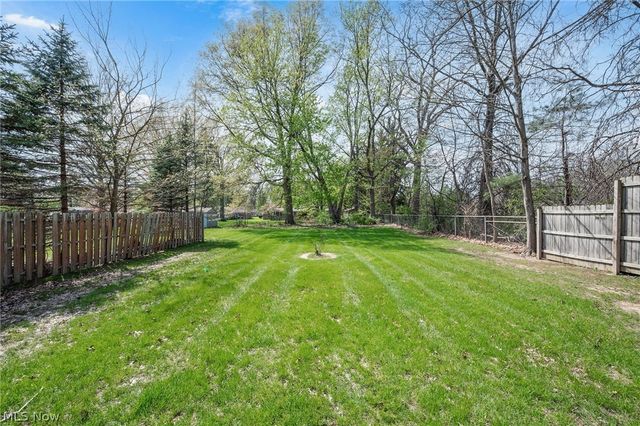 5820 Parkview Lane, Fairview Park, OH 44126