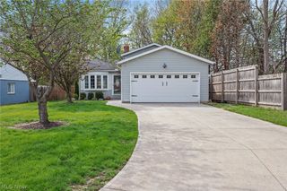 5820 Parkview Lane, Fairview Park, OH 44126
