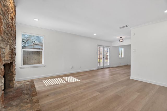 8400 Seminary Ridge DR, Austin, TX 78745