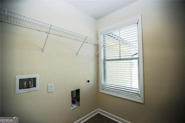 327 Cashes Court, Lilburn, GA 30047