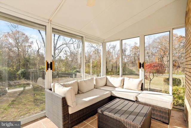 21 HOLMES MILL RD, Allentown, NJ 08501