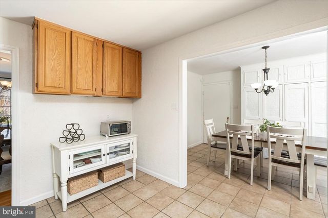 21 HOLMES MILL RD, Allentown, NJ 08501