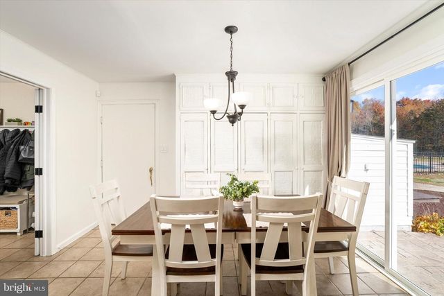 21 HOLMES MILL RD, Allentown, NJ 08501