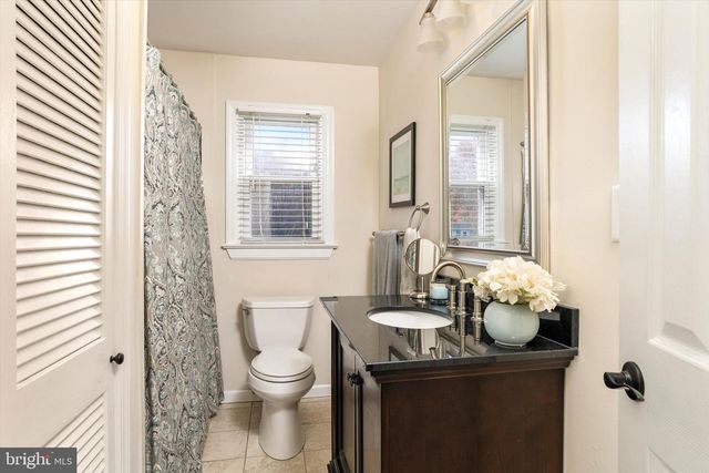 21 HOLMES MILL RD, Allentown, NJ 08501